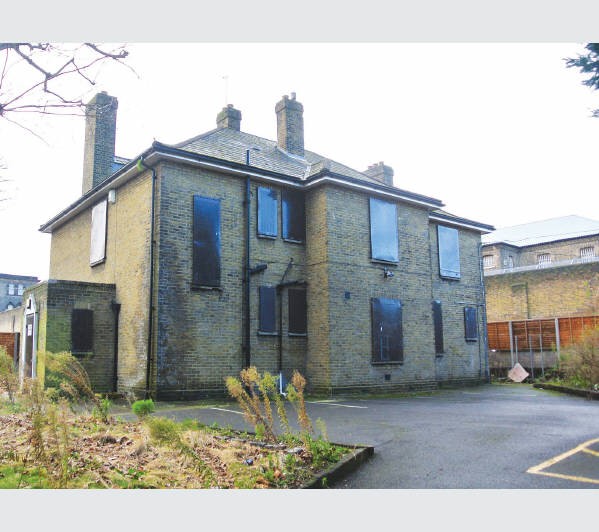 Freehold Detached Building