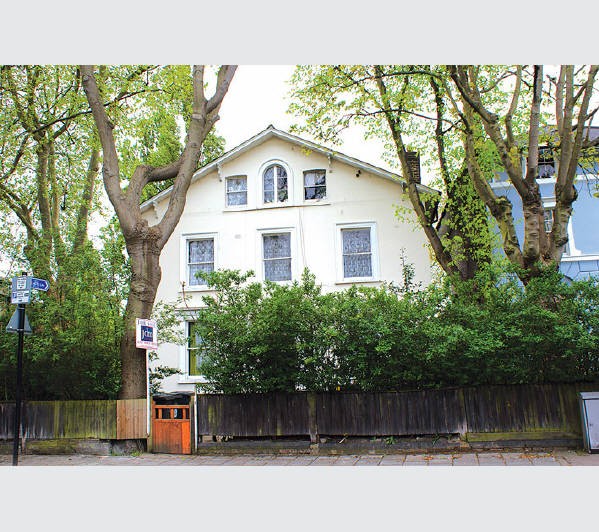 A Leasehold Self-Contained Lower Ground Floor Flat