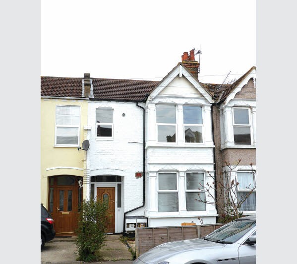 A Leasehold Self-Contained First Floor Flat with section of Rear Garden