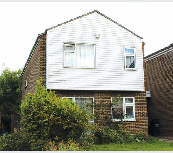 A Freehold Detached House with Garage