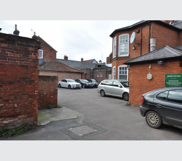 Attractive Freehold Town Centre Bank Investment