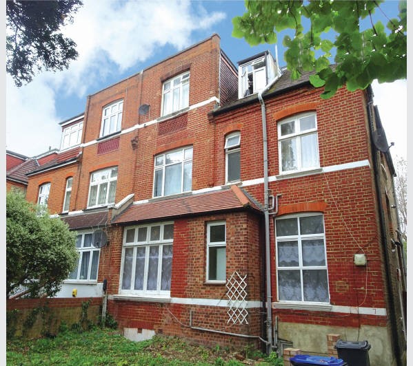 A Leasehold Self-Contained First Floor Flat