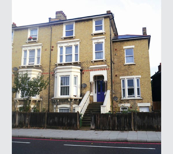 A Leasehold Self-Contained Lower Ground Floor Flat
