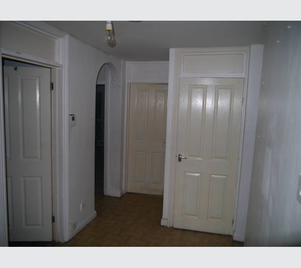 A Leasehold Self-Contained Lower Ground Floor Flat