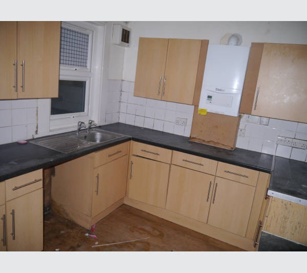 A Leasehold Self-Contained Lower Ground Floor Flat