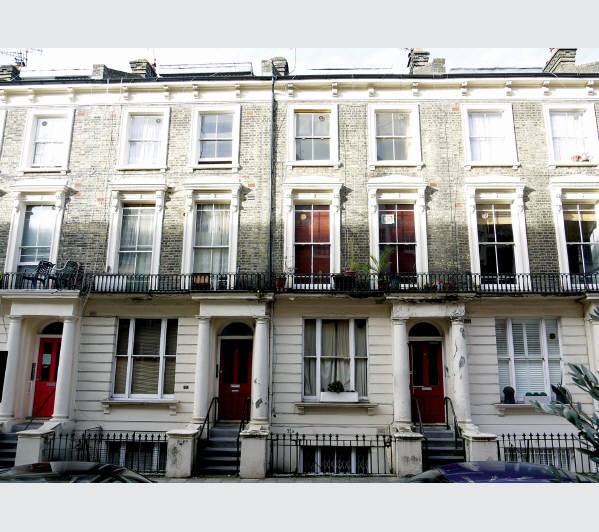 A Leasehold Self-Contained Lower Ground Floor Garden Flat providing One Bedroom Accommodation