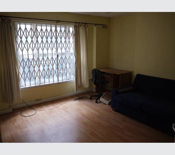 A Leasehold Self-Contained Lower Ground Floor Garden Flat providing One Bedroom Accommodation