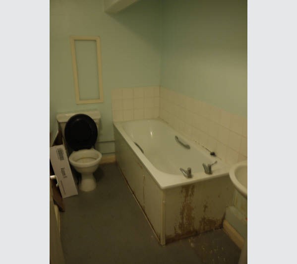A Leasehold Self-Contained Lower Ground Floor Garden Flat providing One Bedroom Accommodation