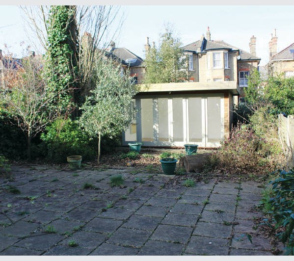 A Leasehold Site of Land/Garden extending to Approximately 0.016 Hectares (0.040 Acres) currently oc