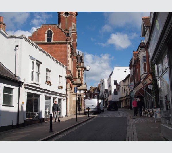 Attractive Freehold Shop and Residential Ground Rent Investment