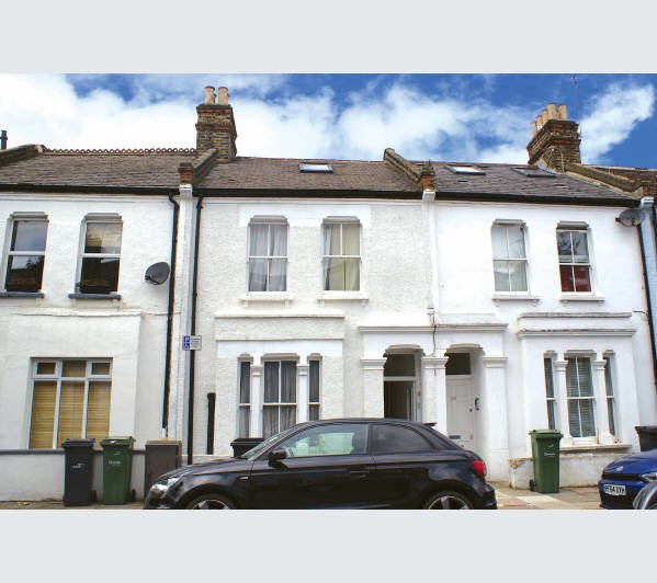 A Freehold Mid Terrace Building