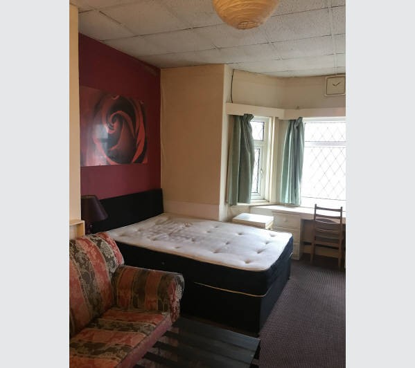 A Freehold Mid Terrace Building internally arranged to provide Seven Self-Contained Flats. Each Flat
