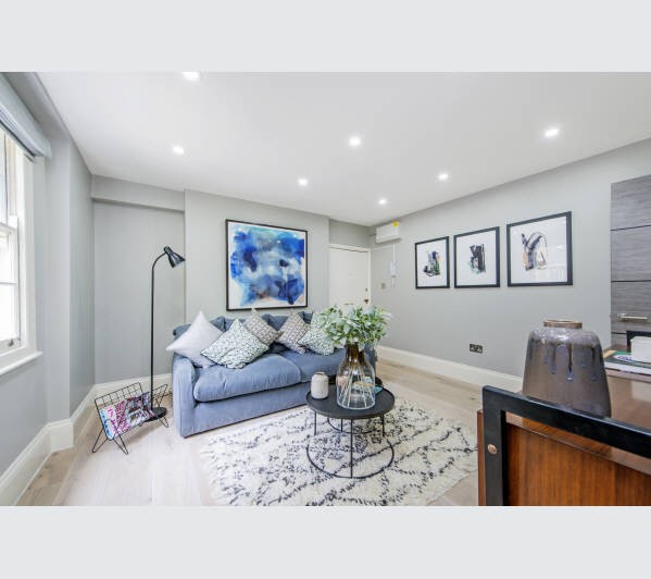 A Leasehold Self-Contained First Floor Flat subject to an Assured Shorthold Tenancy. Walking distanc