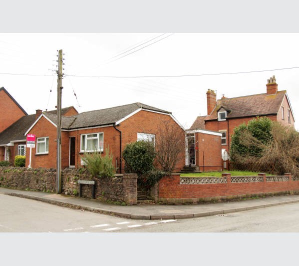 A Freehold Detached Three Bedroom Bungalow extending to Approximately 119.8 sq m (1,290 sq ft)