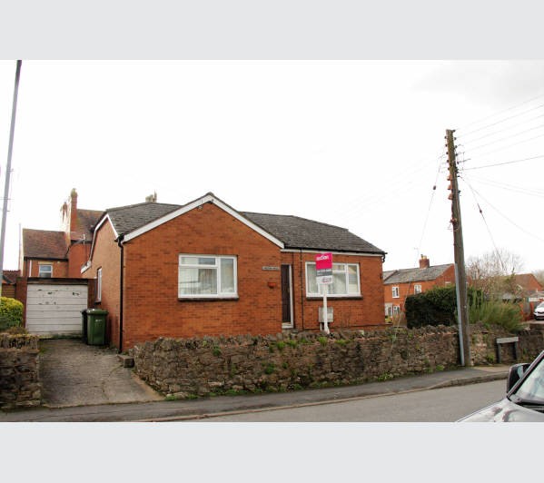 A Freehold Detached Three Bedroom Bungalow extending to Approximately 119.8 sq m (1,290 sq ft)