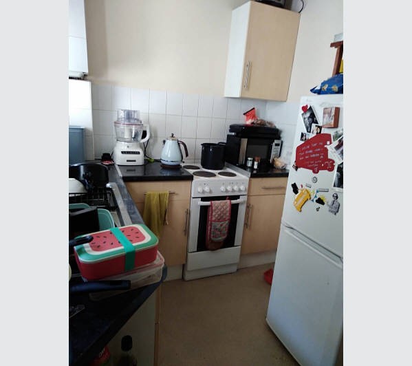 A Freehold Mid Terrace Building