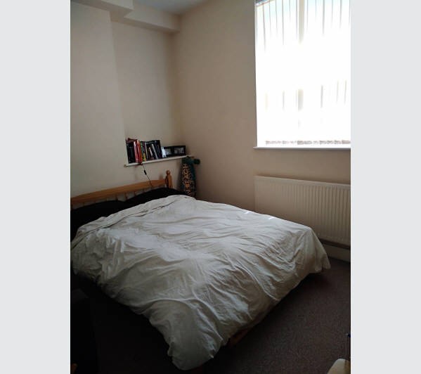 A Freehold Mid Terrace Building