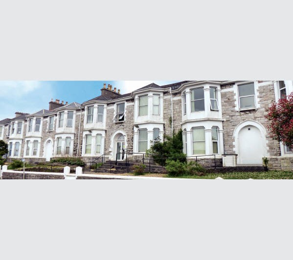 A Freehold Mid Terrace Building