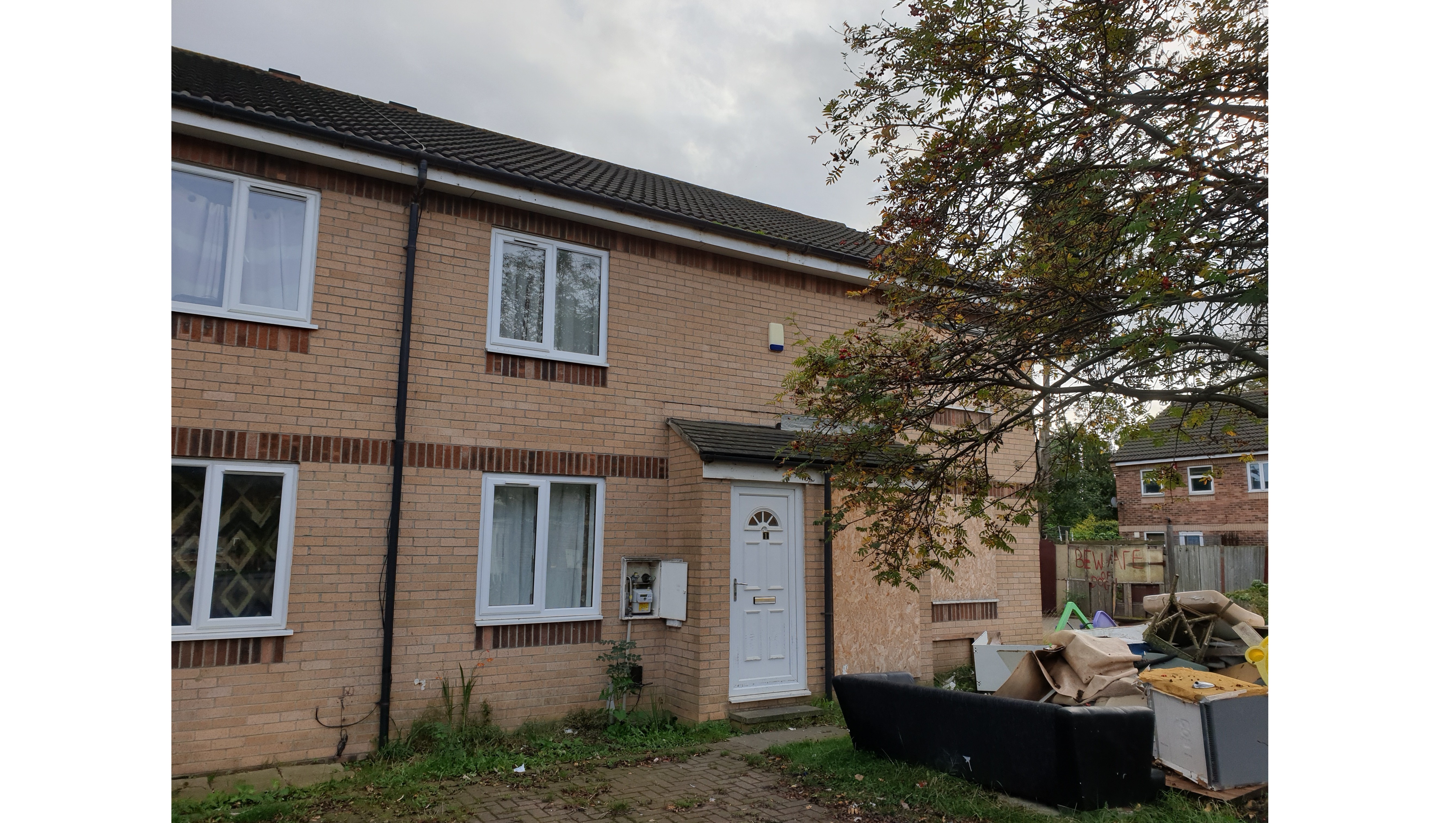 INVESTMENT - Freehold Mid Terrace House