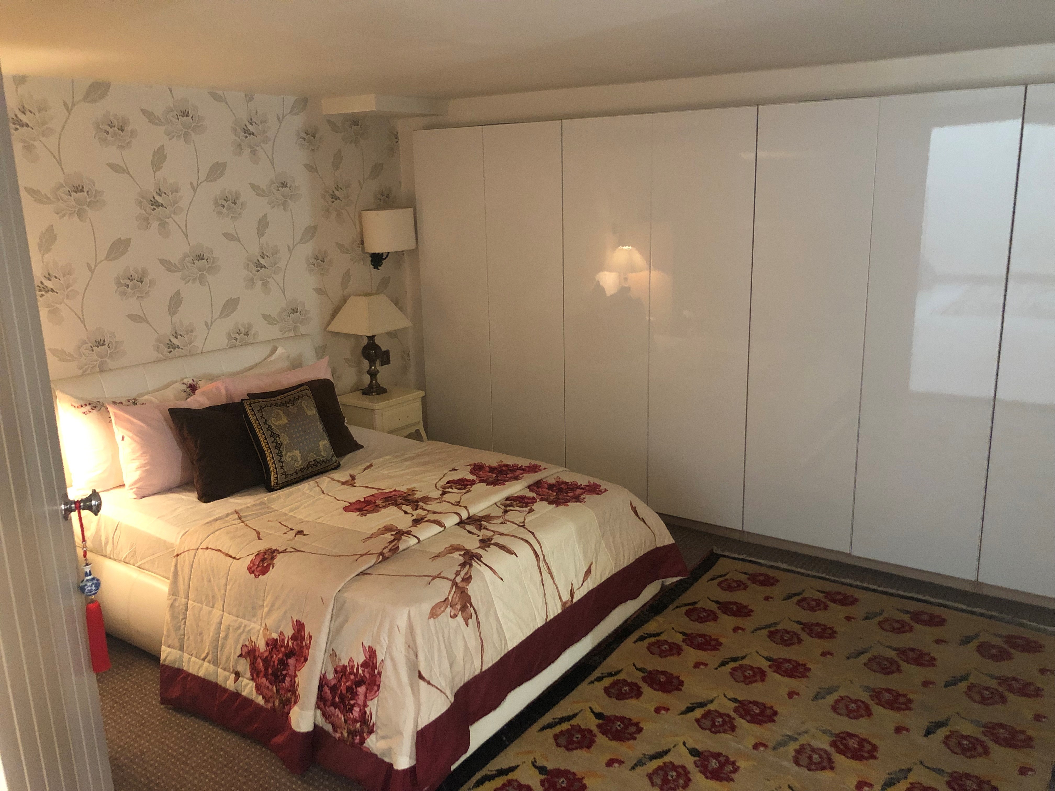 VACANT - Freehold Mid Terrace House