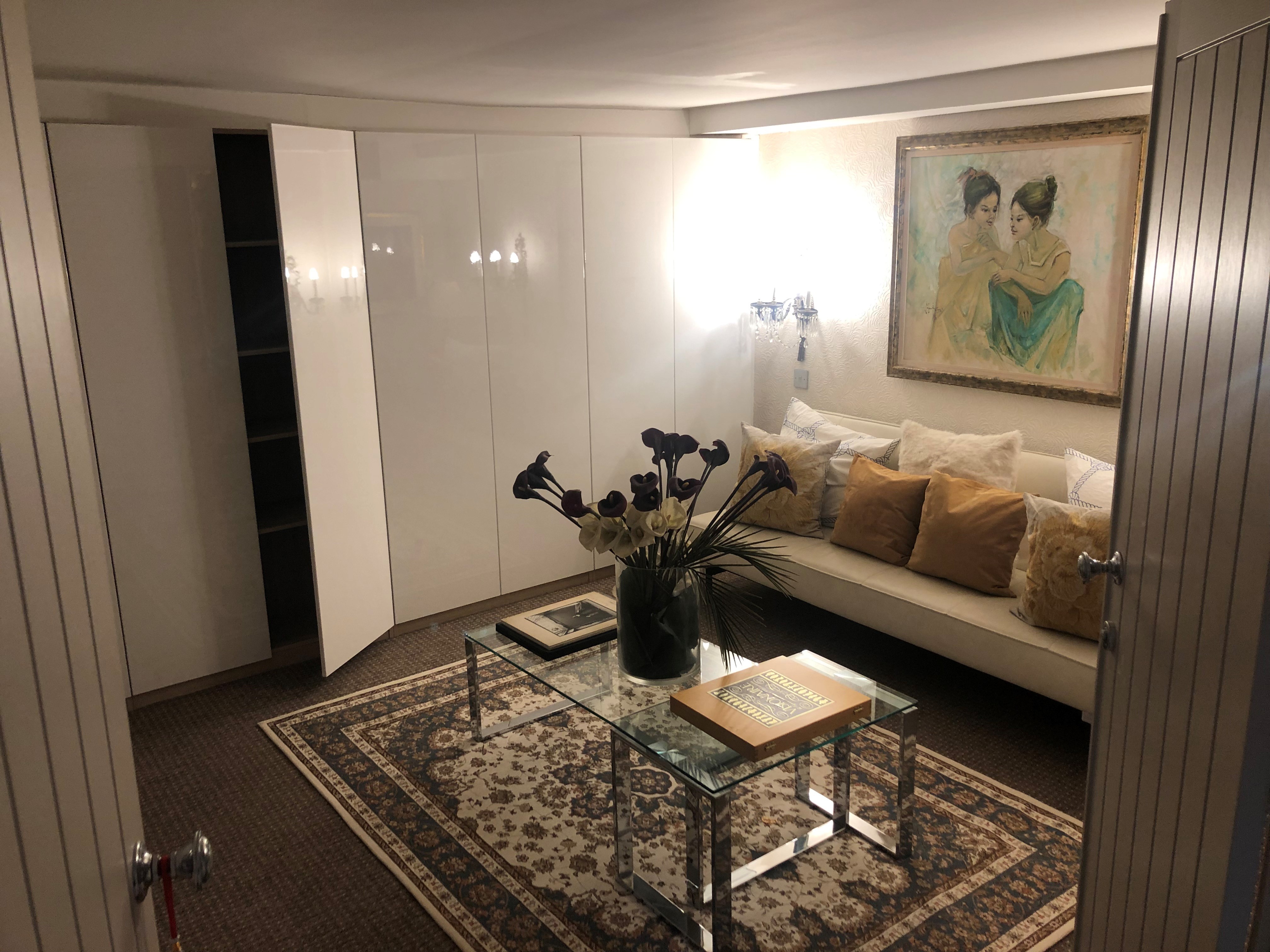 VACANT - Freehold Mid Terrace House