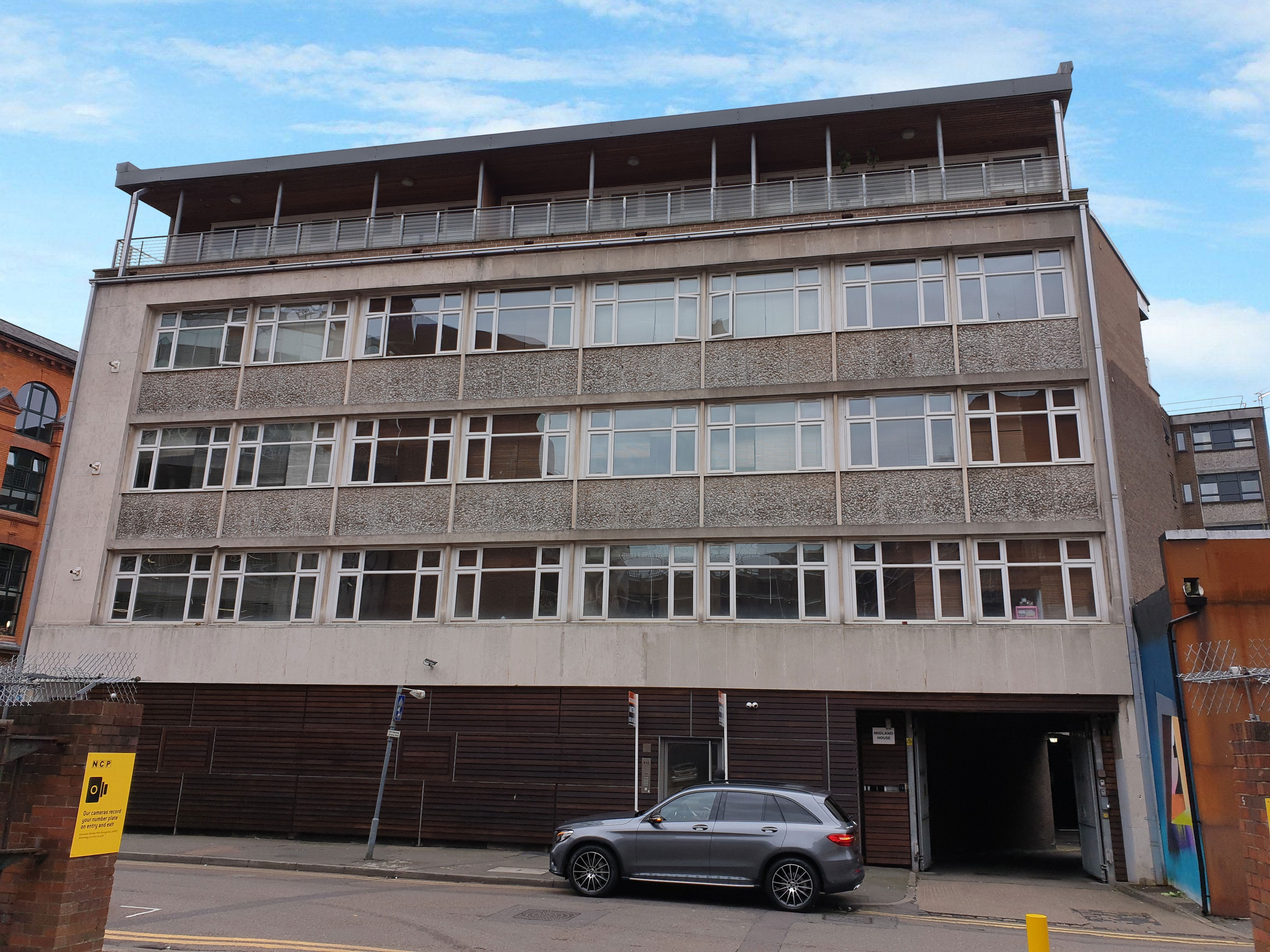 INVESTMENT - Freehold Building