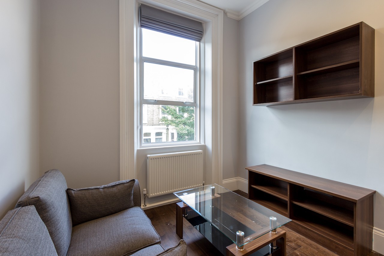 INVESTMENT - Long Leasehold Self Contained First Floor Flat