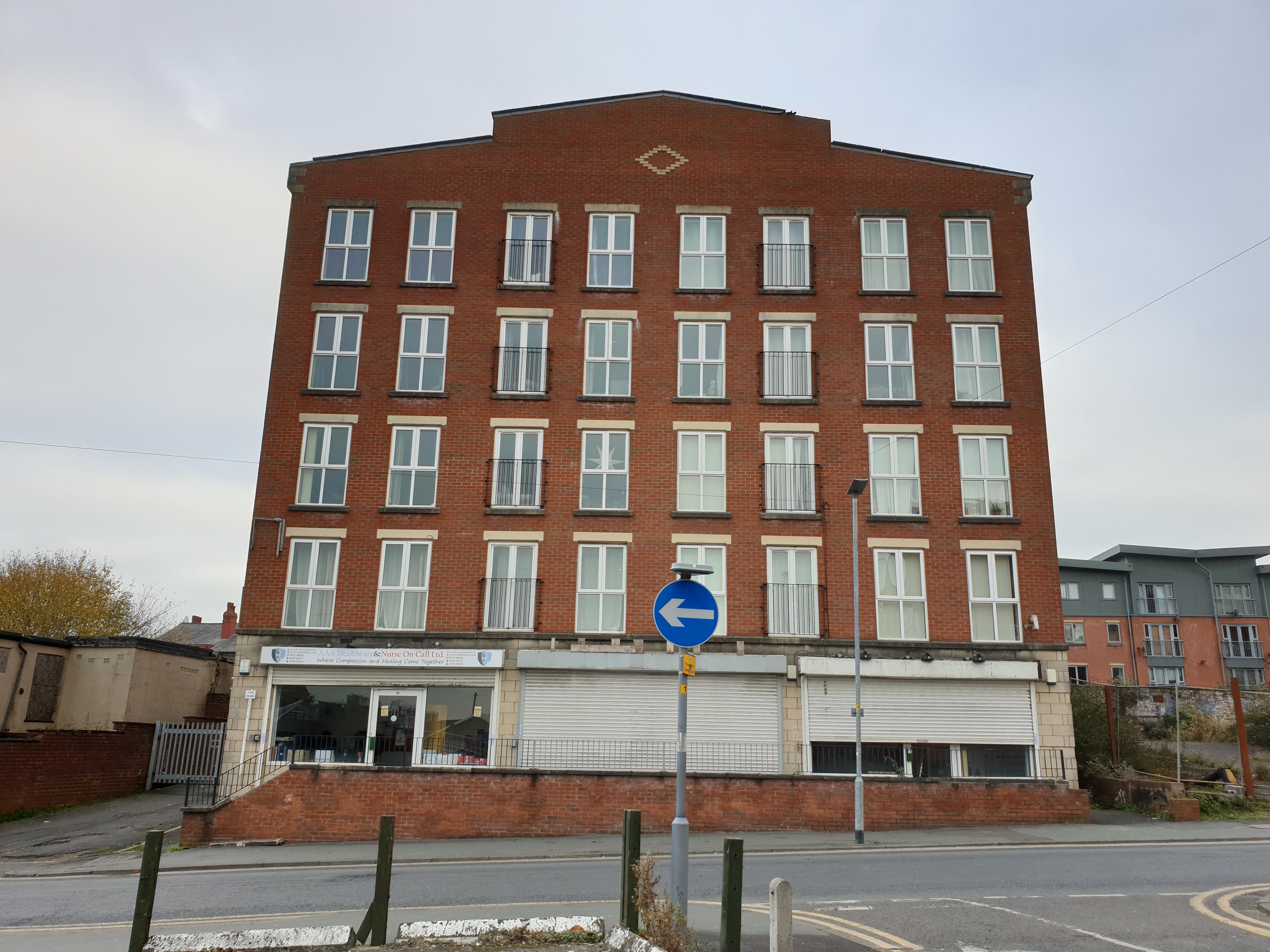 INVESTMENT - Leasehold Self Contained Fourth Floor Flat