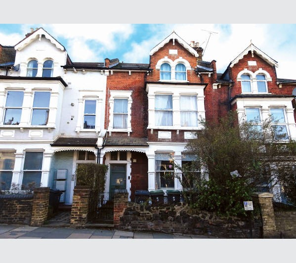 A Freehold Attractive Mid Terrace Building