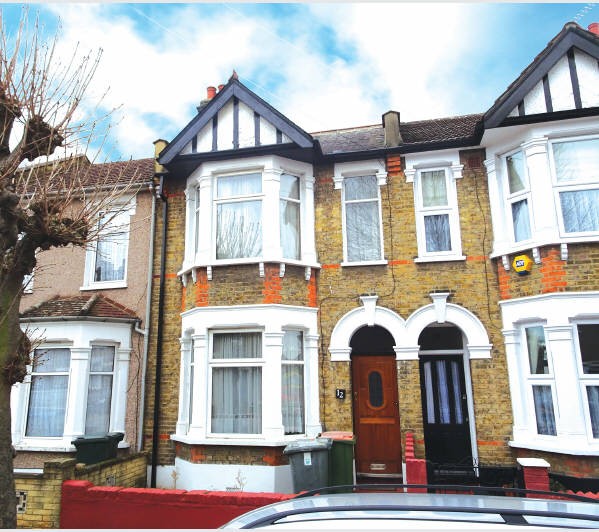 A Freehold Mid Terrace Family House