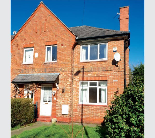 A Freehold End of Terrace House with Garden