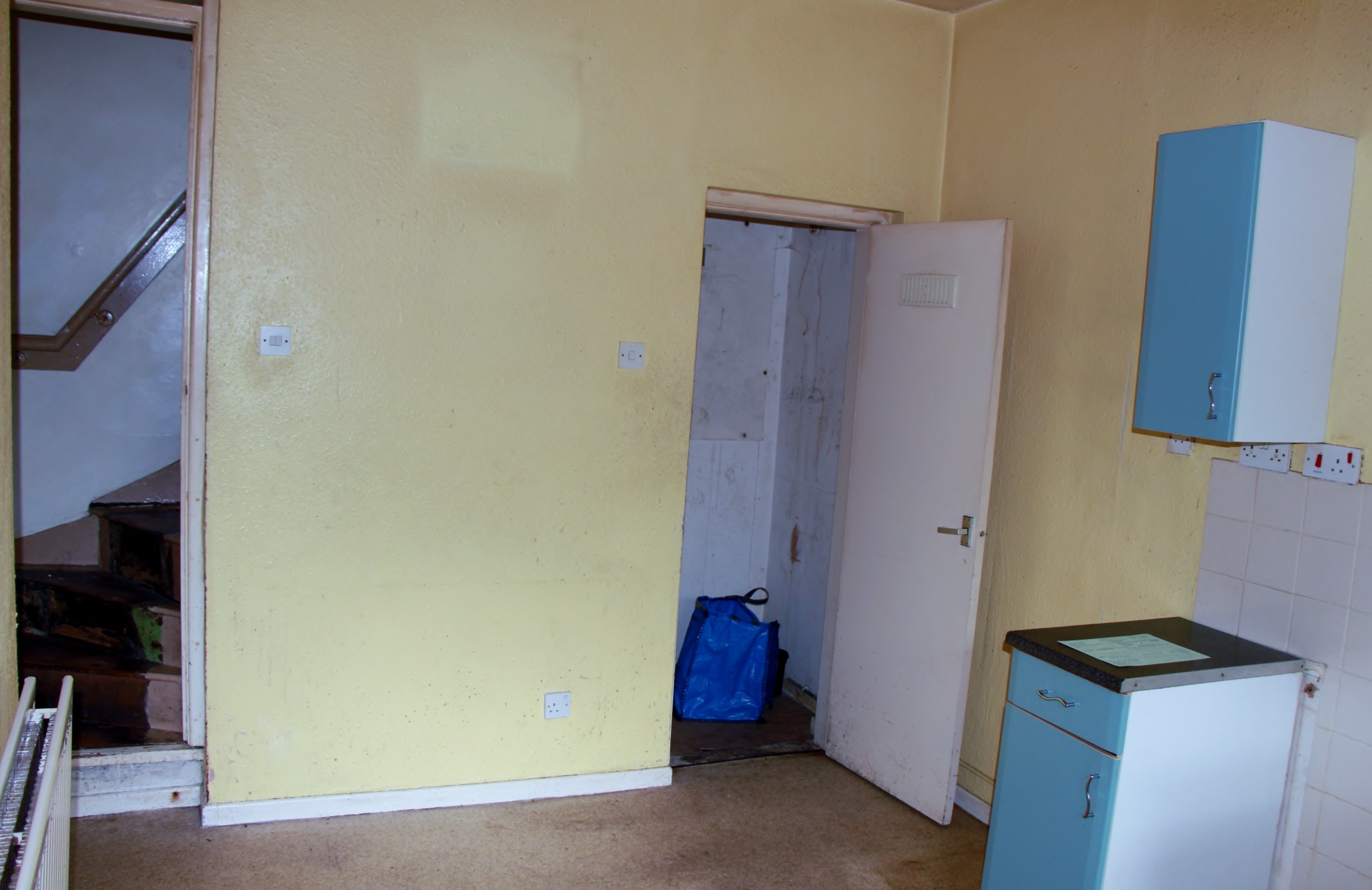 Freehold End of Terrace House