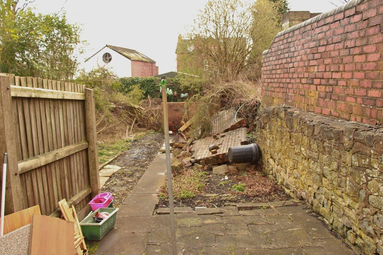 Freehold End of Terrace House