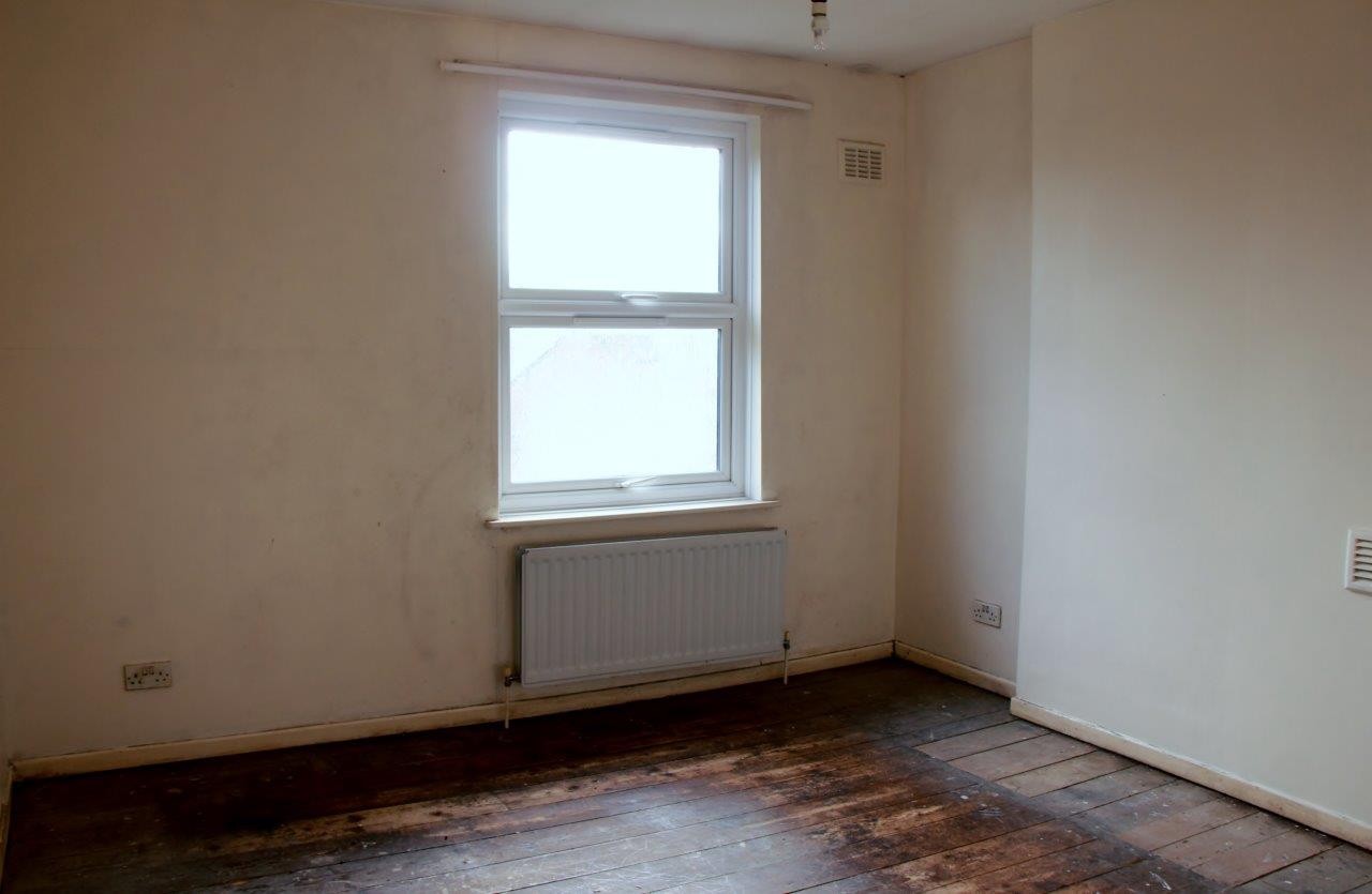 Freehold End of Terrace House