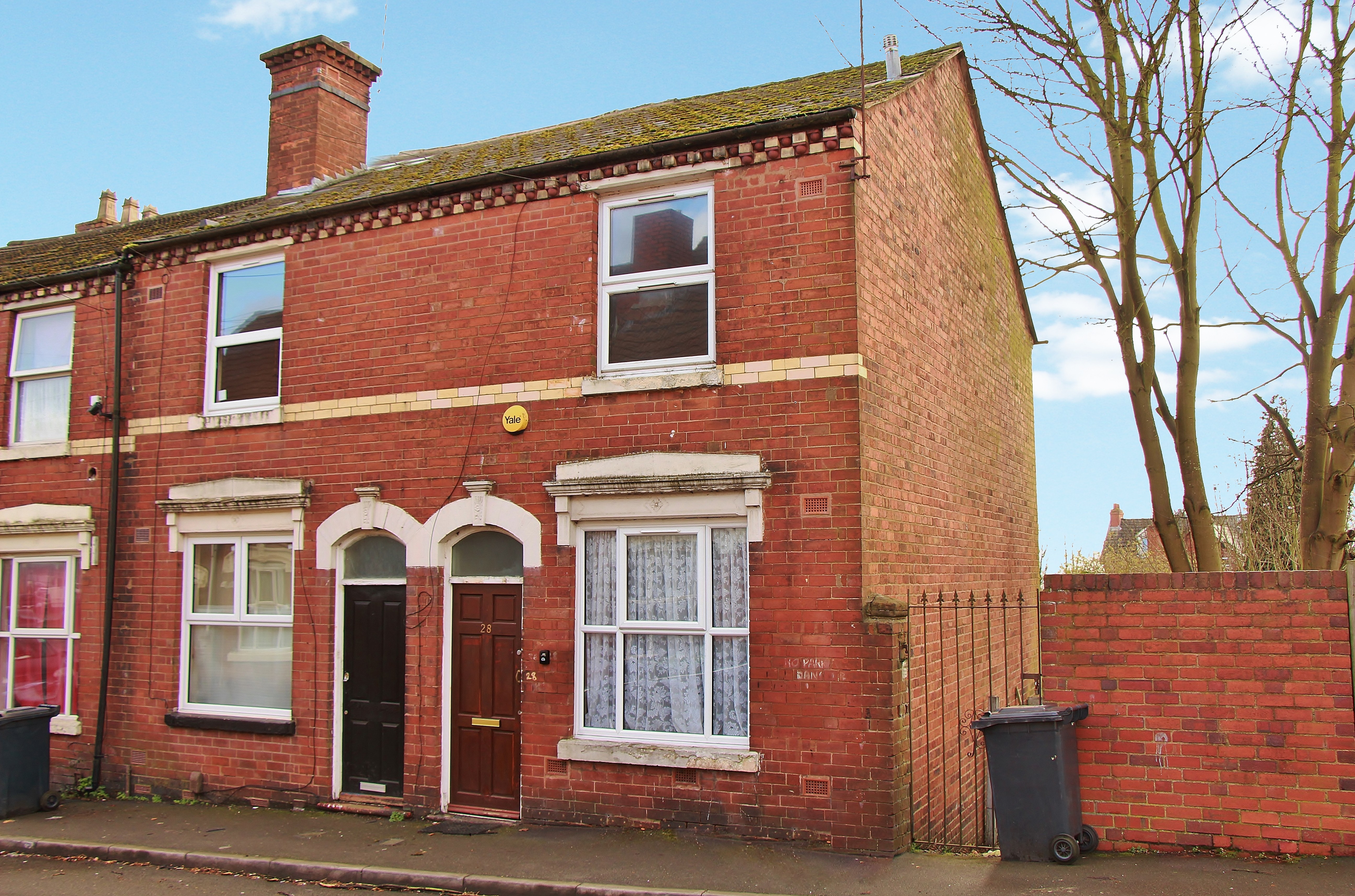 Freehold End of Terrace House
