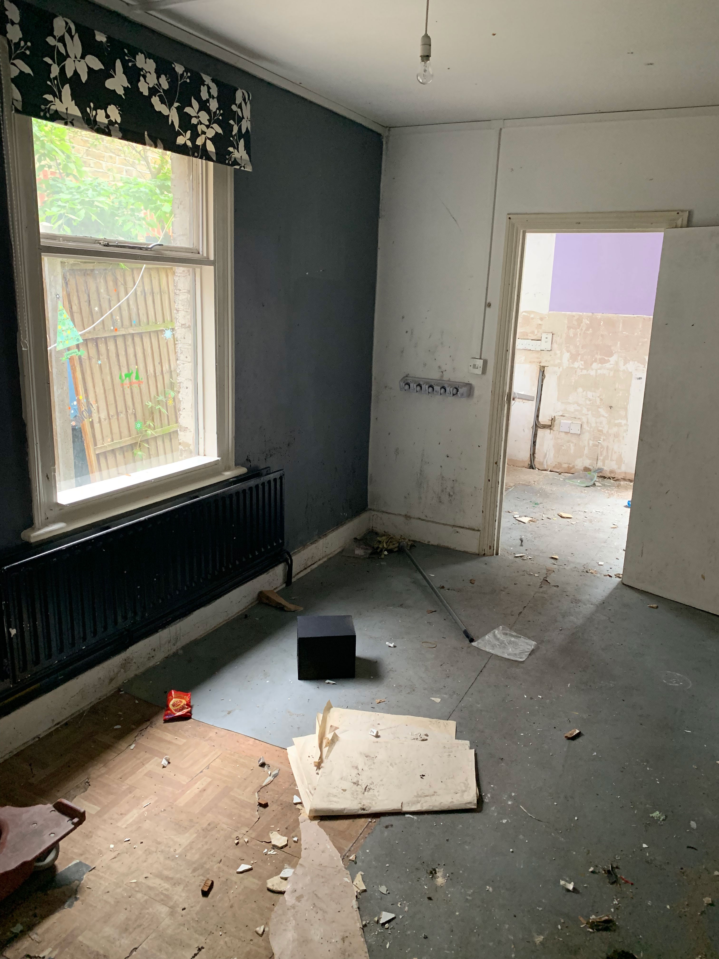 VACANT - Freehold Mid Terrace House