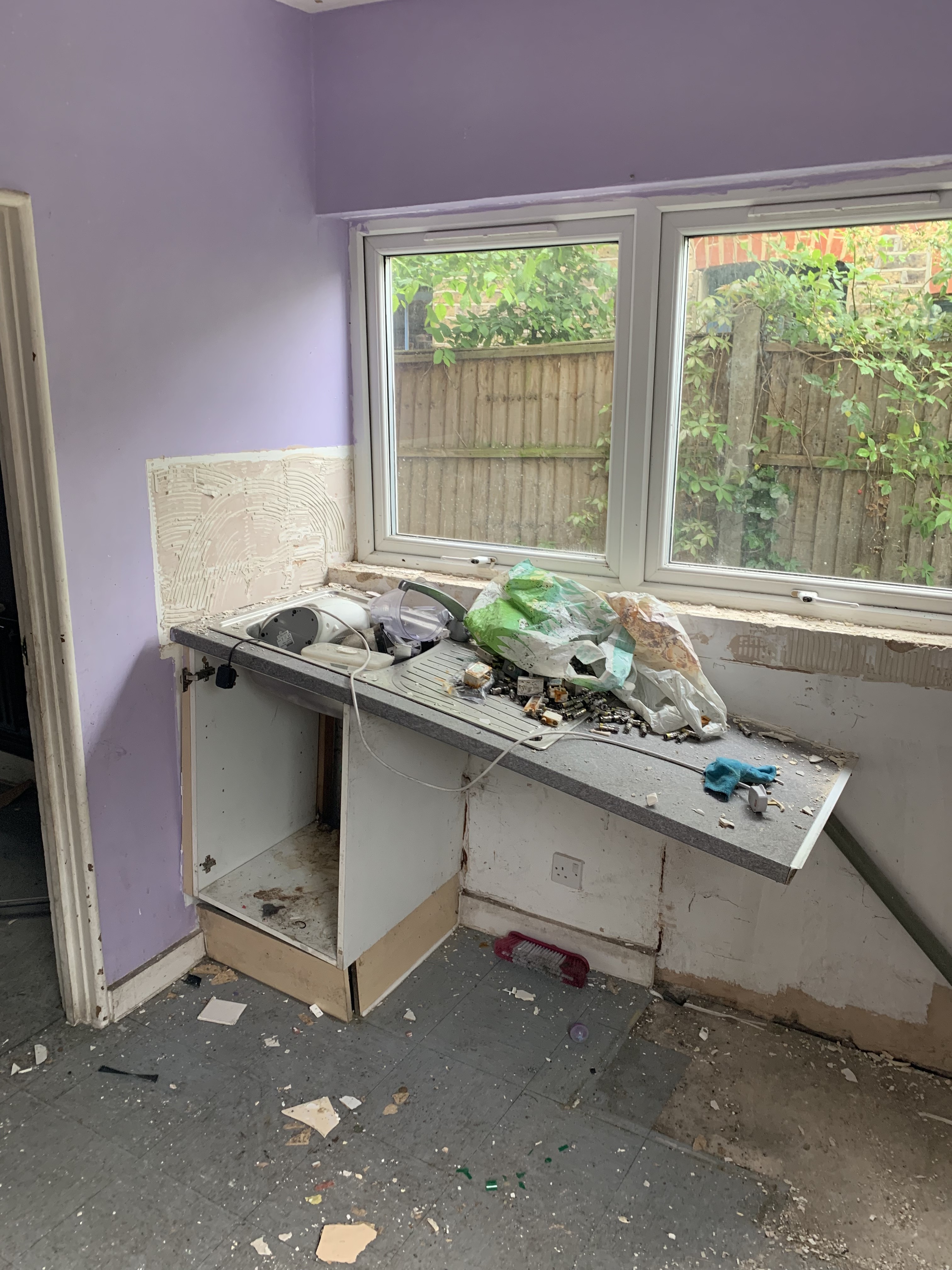 VACANT - Freehold Mid Terrace House