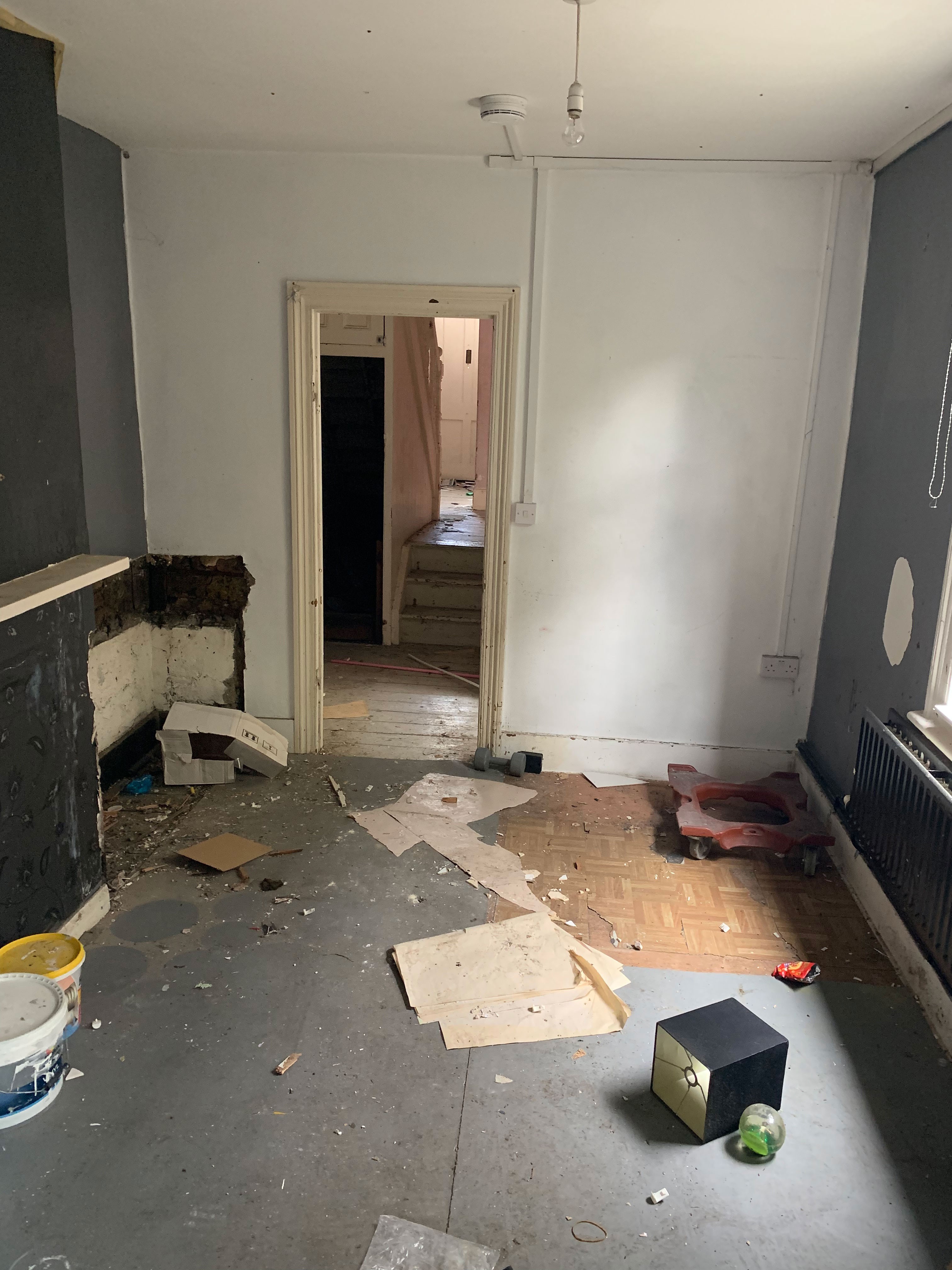 VACANT - Freehold Mid Terrace House