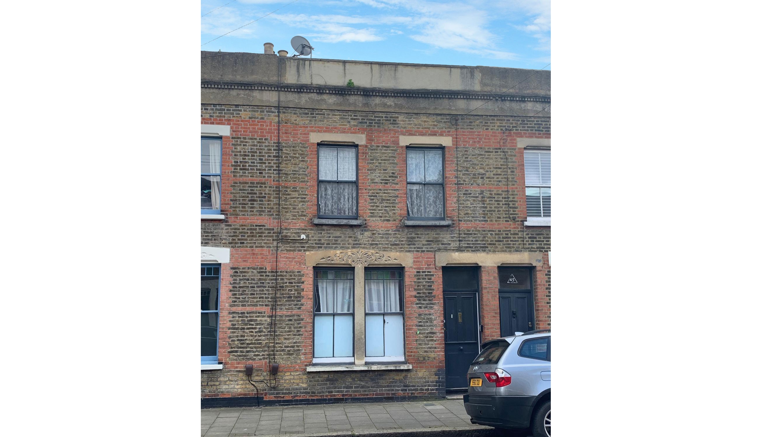 VACANT - Freehold Mid Terrace House