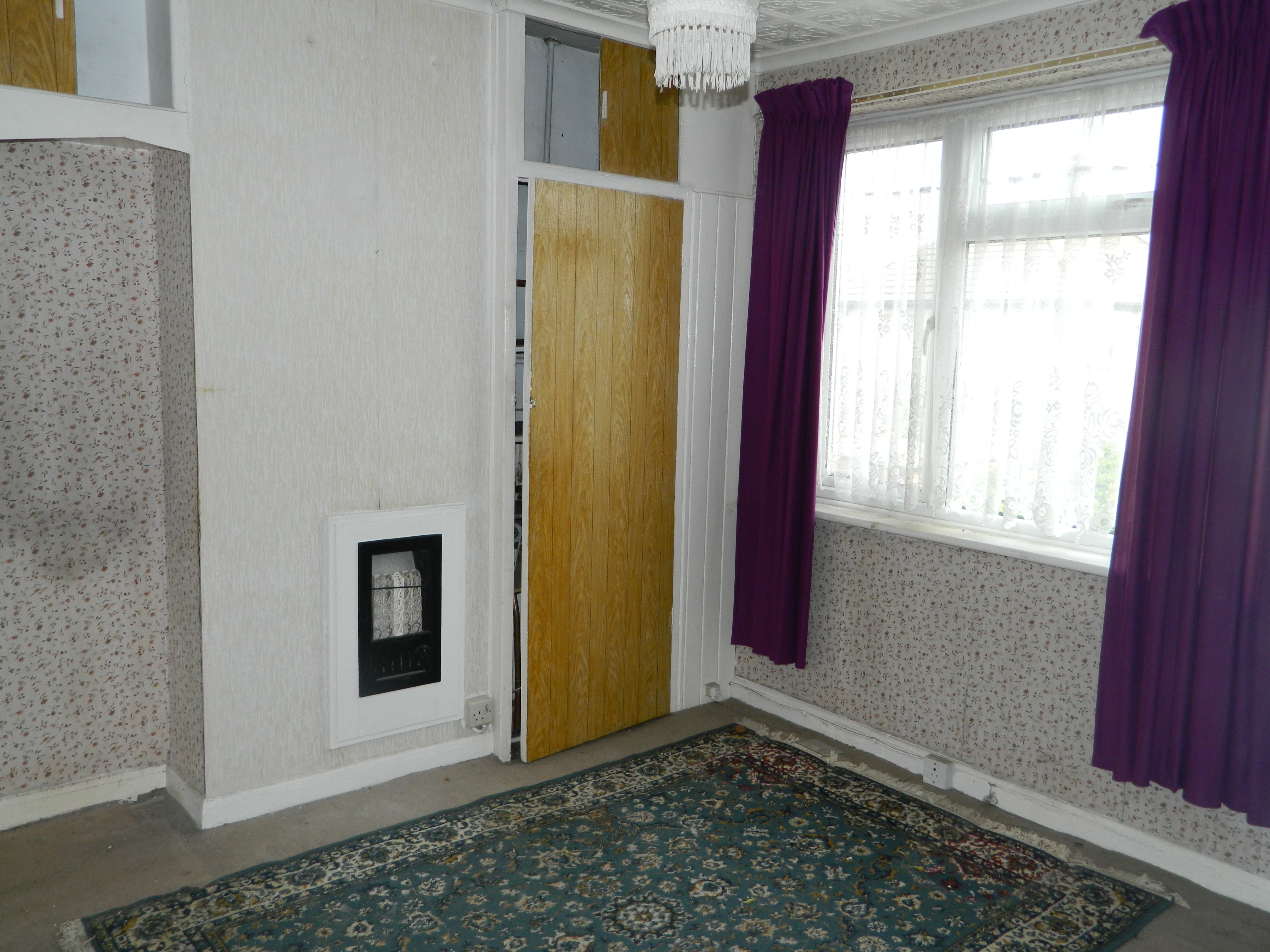 VACANT - Freehold Mid Terrace House