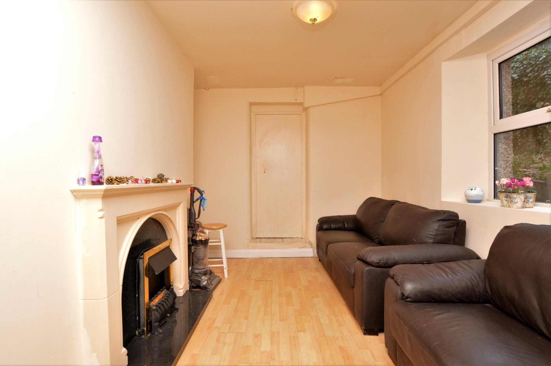 INVESTMENT/PART VACANT - Freehold Mid Terrace Building