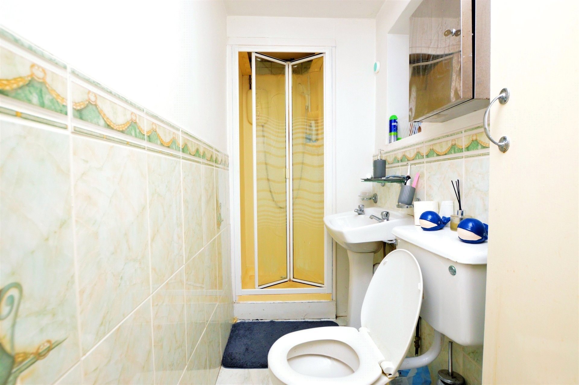 INVESTMENT/PART VACANT - Freehold Mid Terrace Building