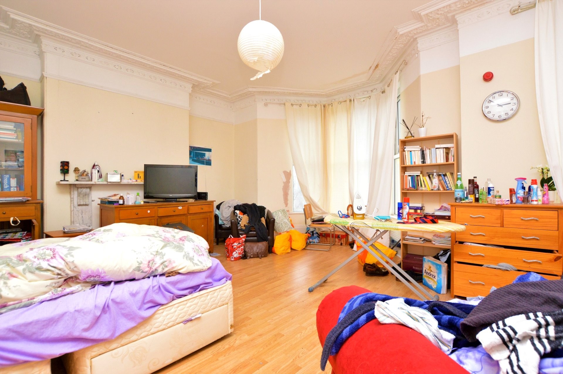 INVESTMENT/PART VACANT - Freehold Mid Terrace Building