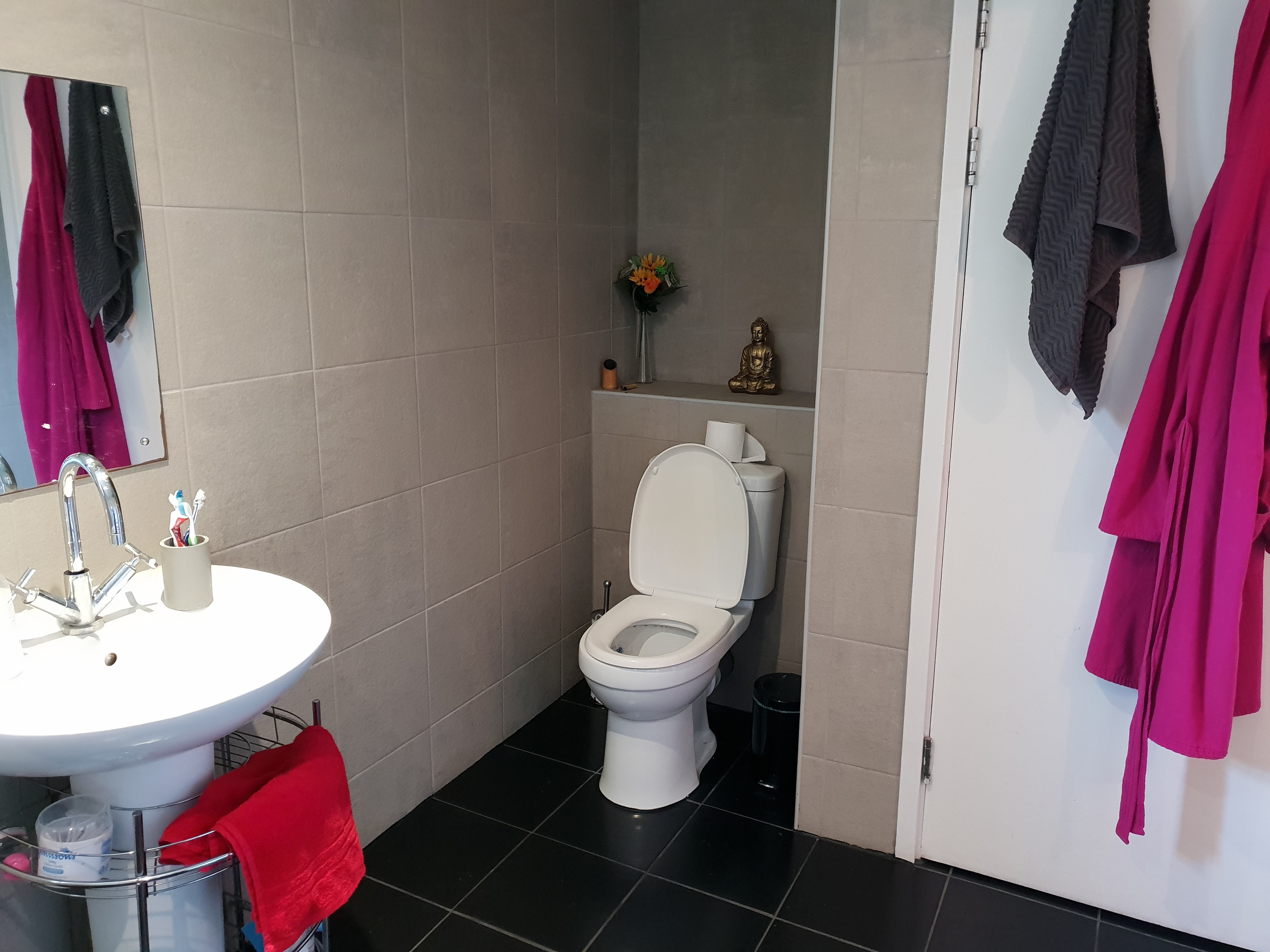 INVESTMENT - Leasehold Self Contained Third Floor Flat