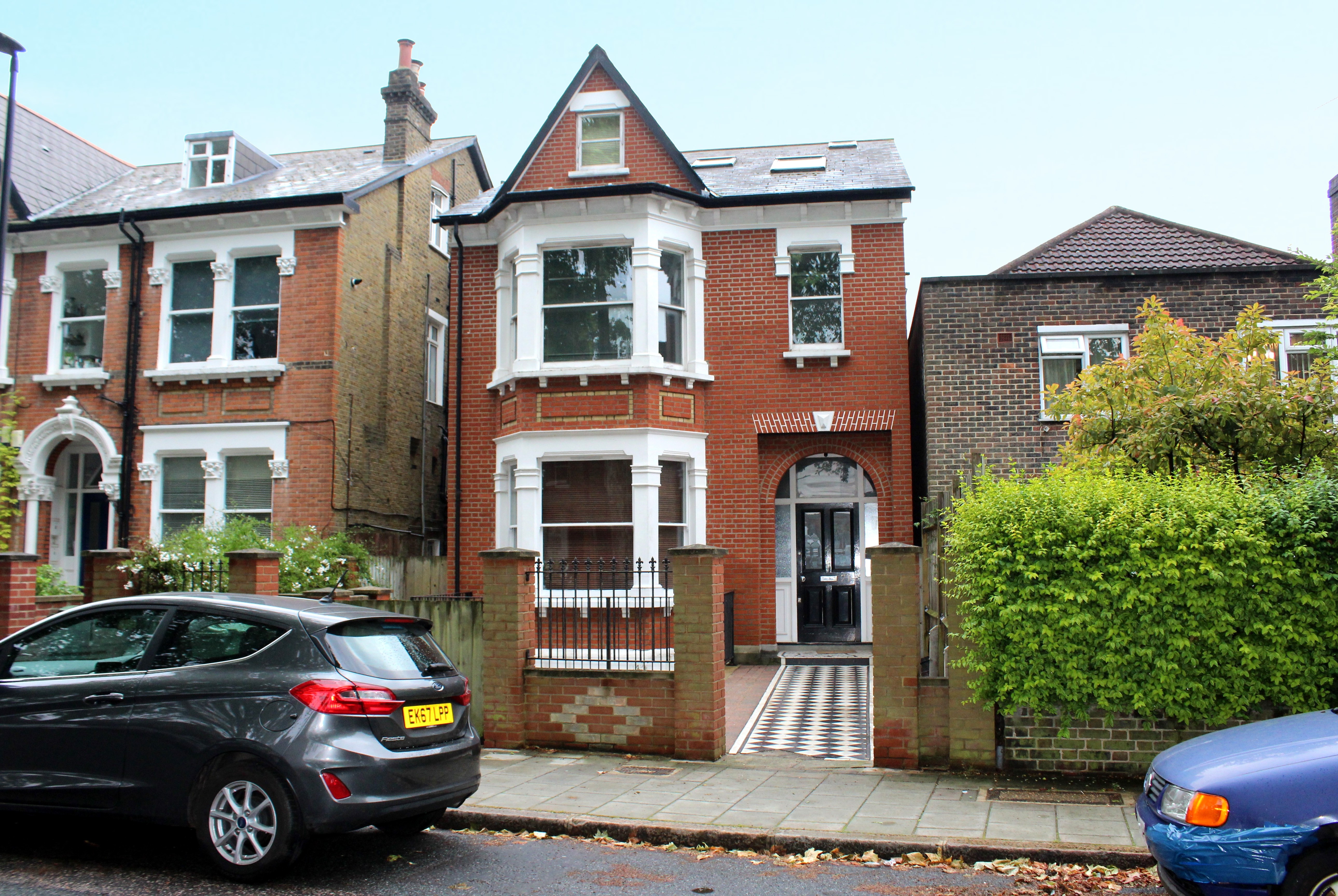 INVESTMENT - Leasehold Self Contained Lower Ground Floor Garden Flat