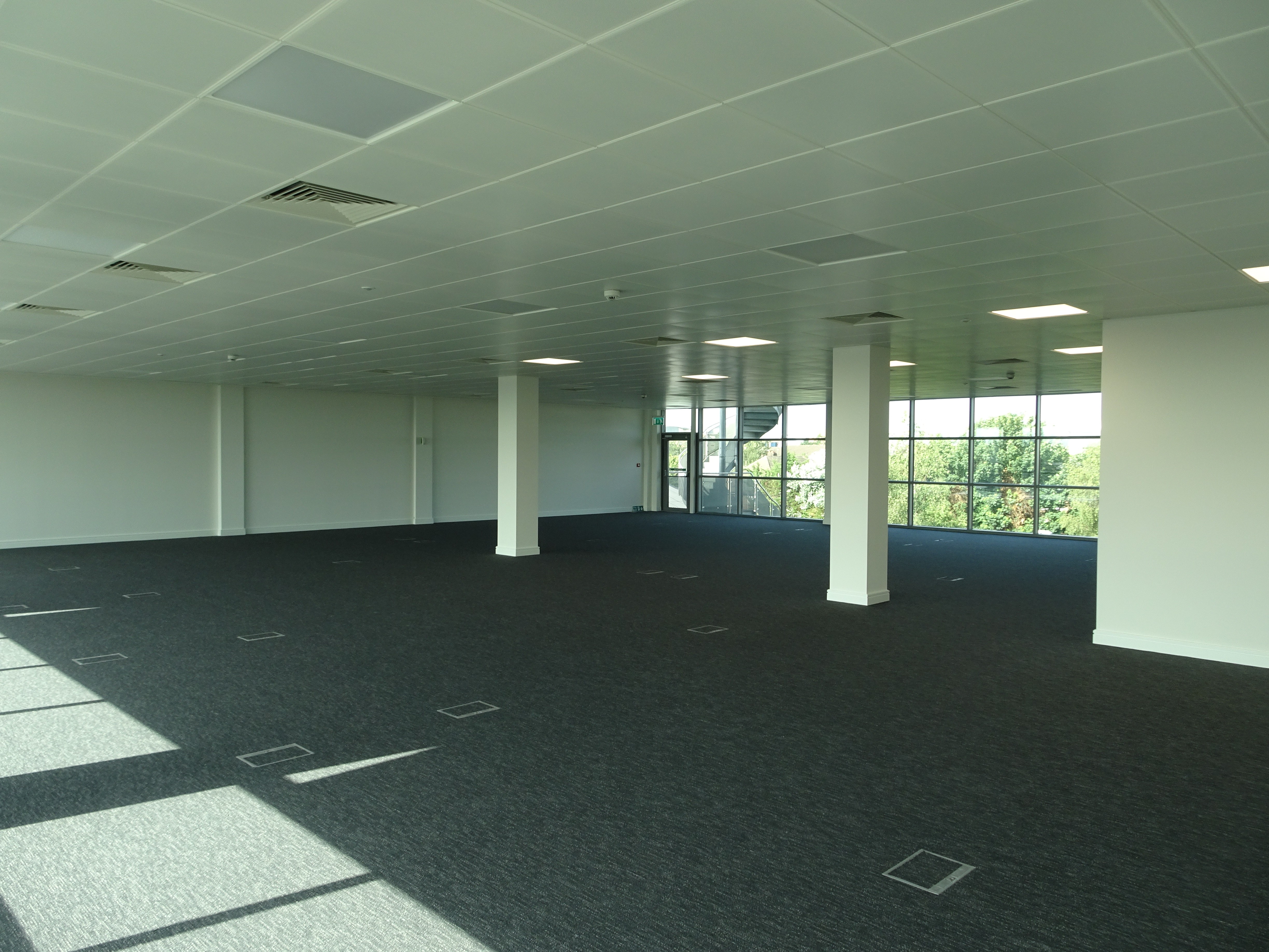 VACANT - Freehold Former Office Building with Planning 