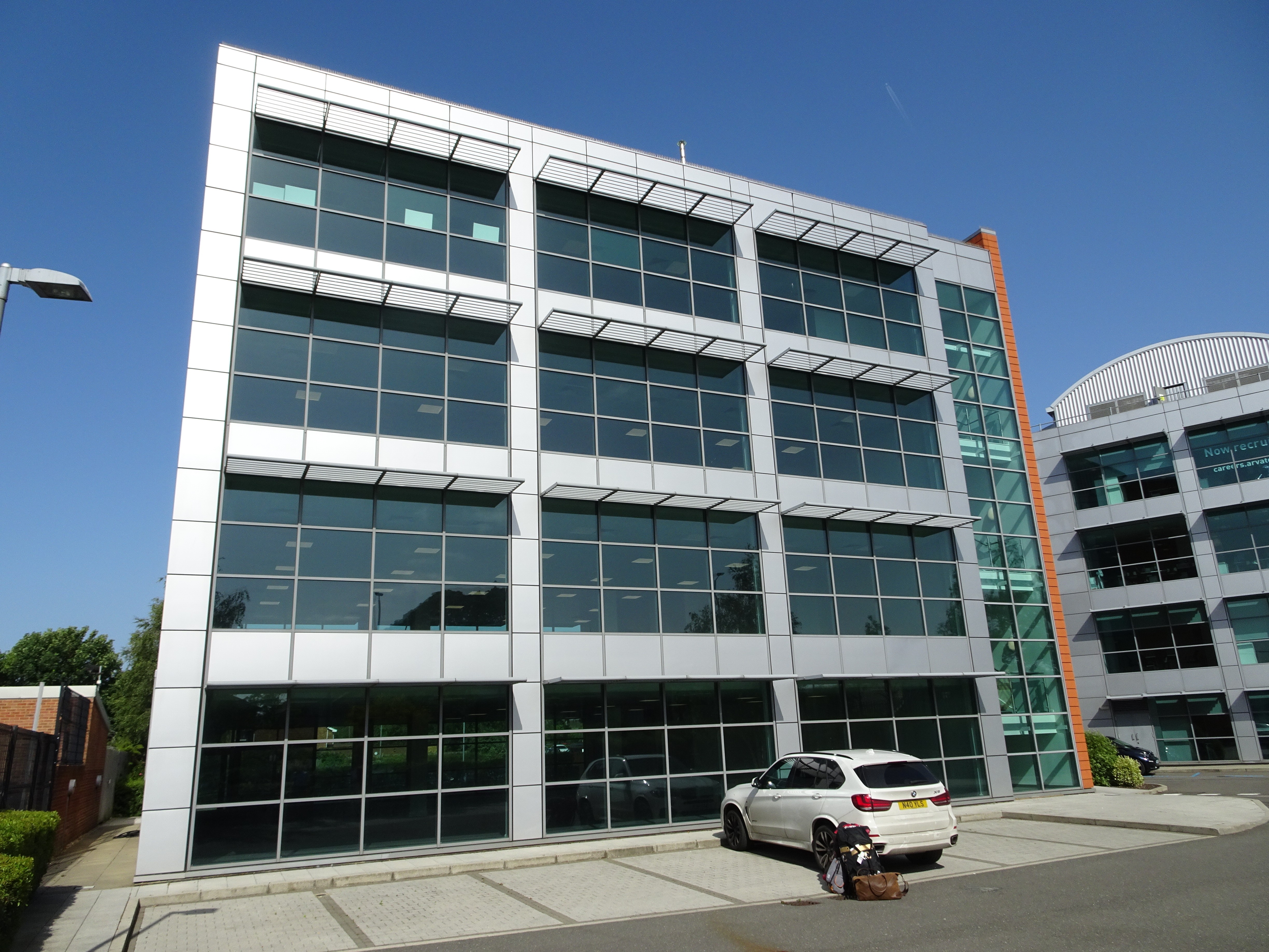 VACANT - Freehold Former Office Building with Planning 