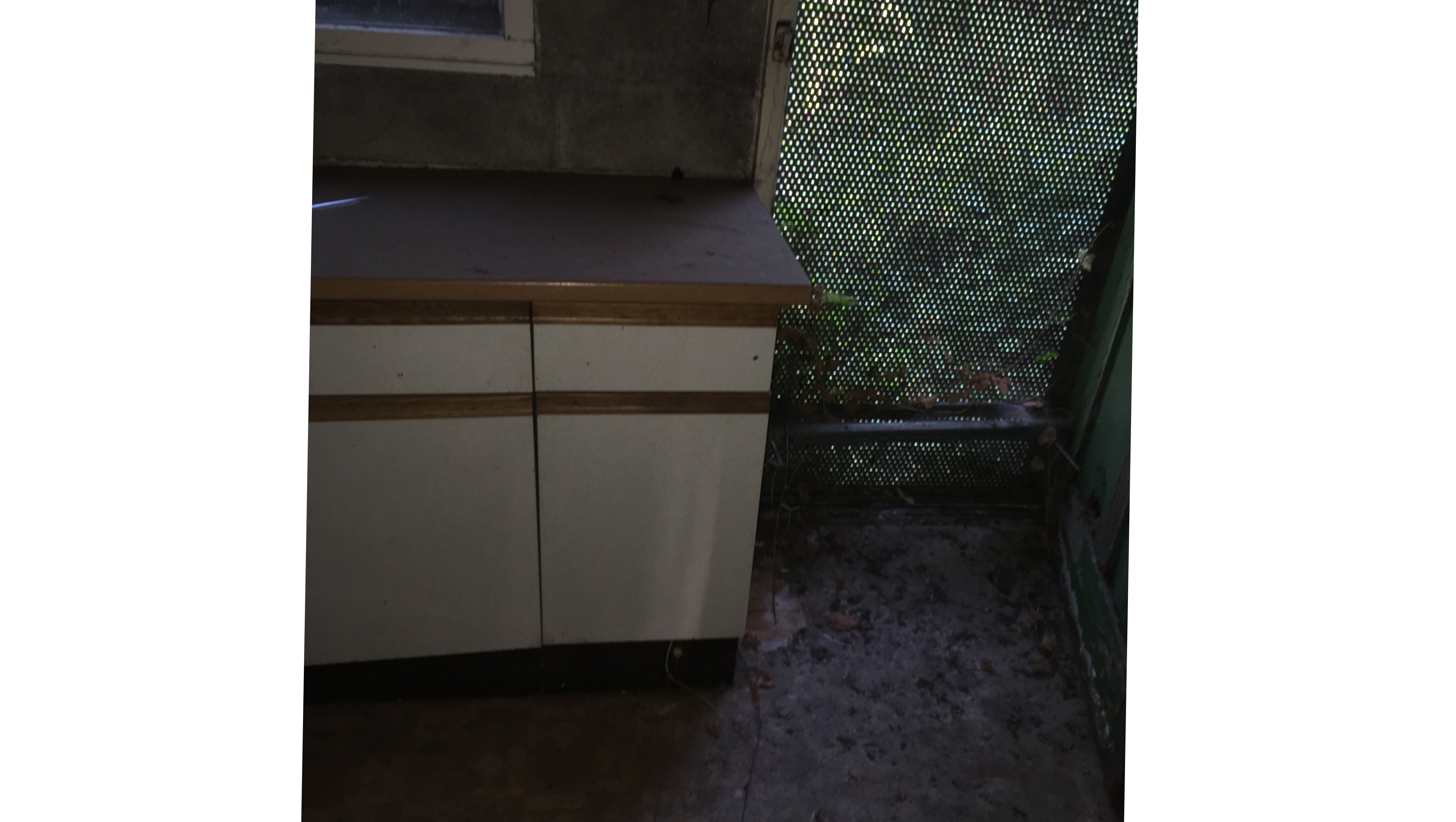 VACANT - Freehold End of Terrace House