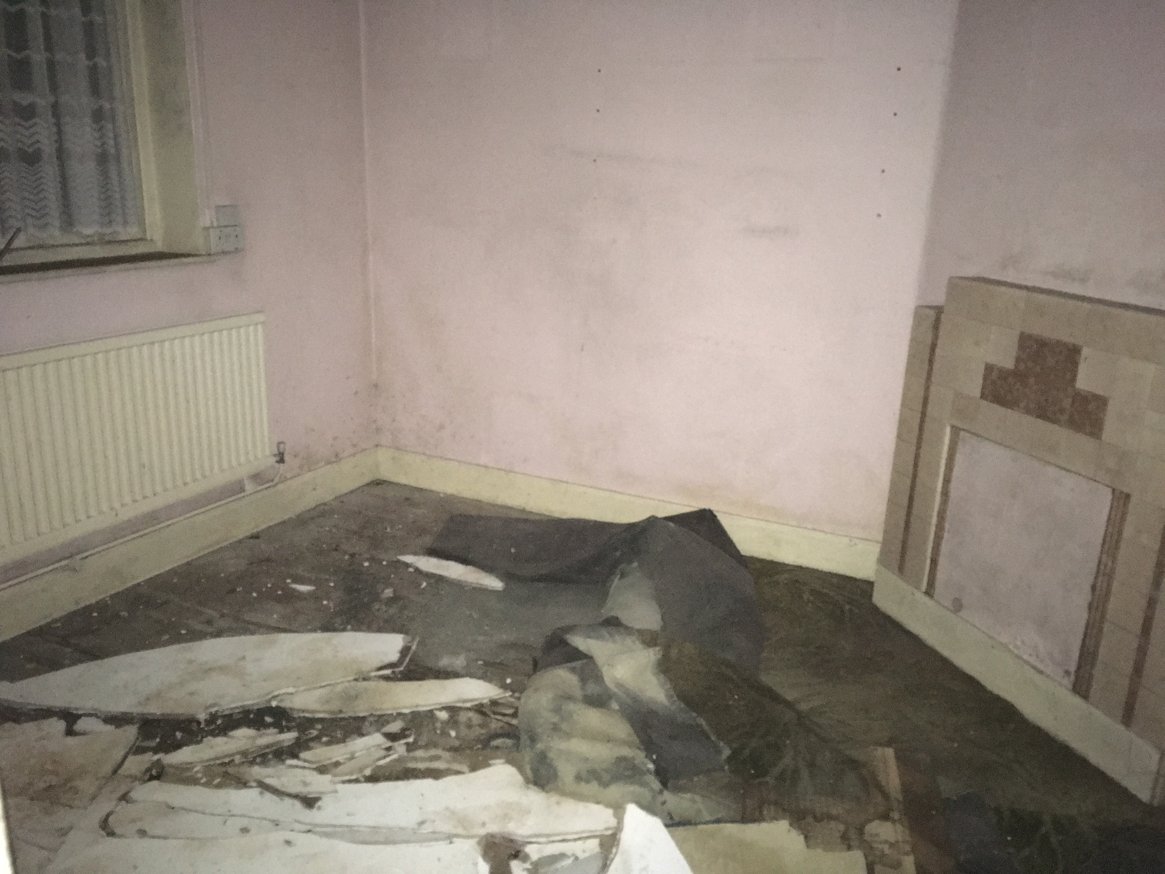 VACANT - Freehold End of Terrace House