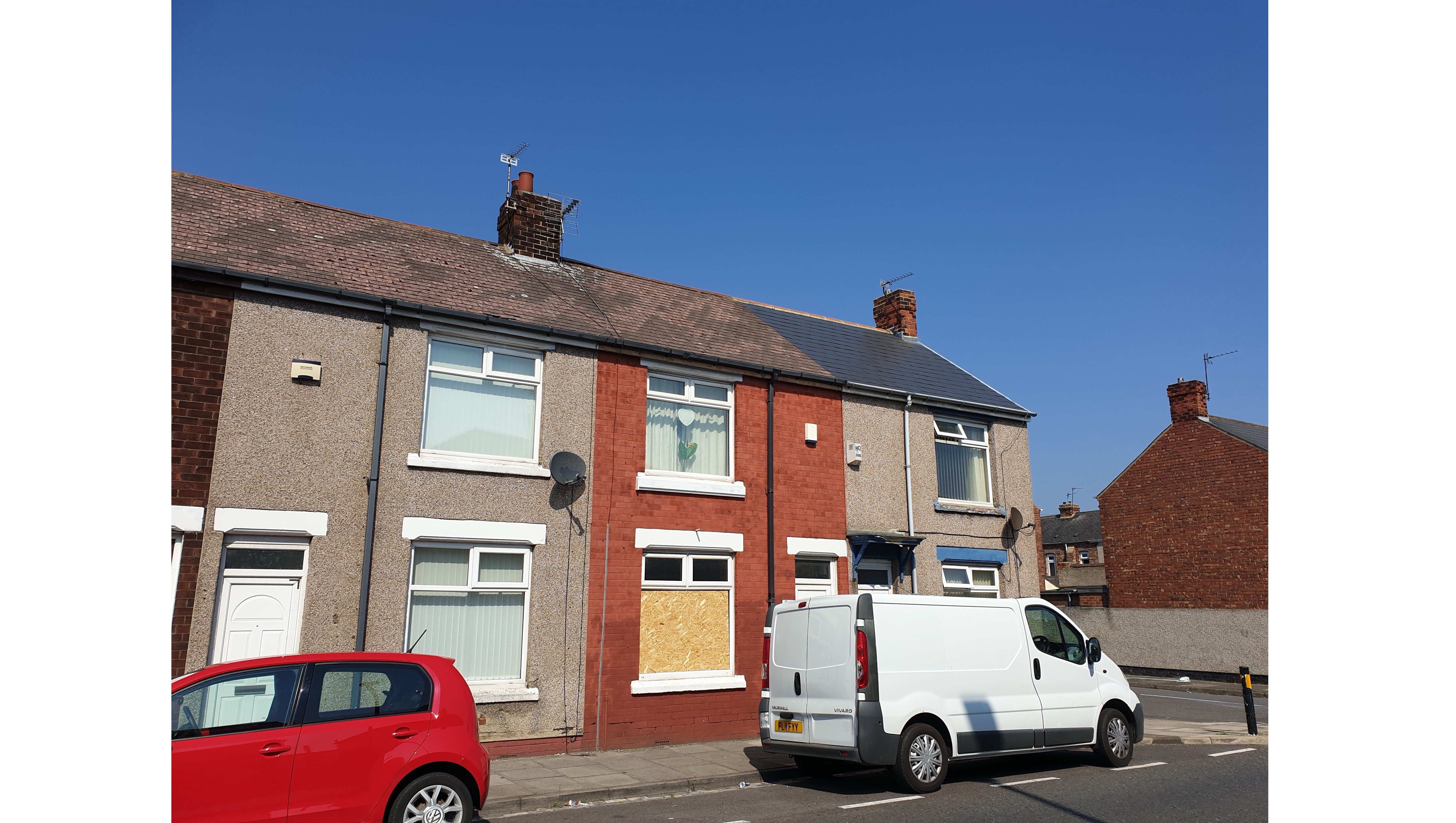 VACANT - Freehold Mid Terrace House 